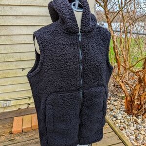 Zenana Black Zip front Faux Fur Sleeveless Hoodie Sz XL